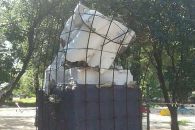 Размок: террористы нашли самое глупое объяснение падению Ленина в Макеевке