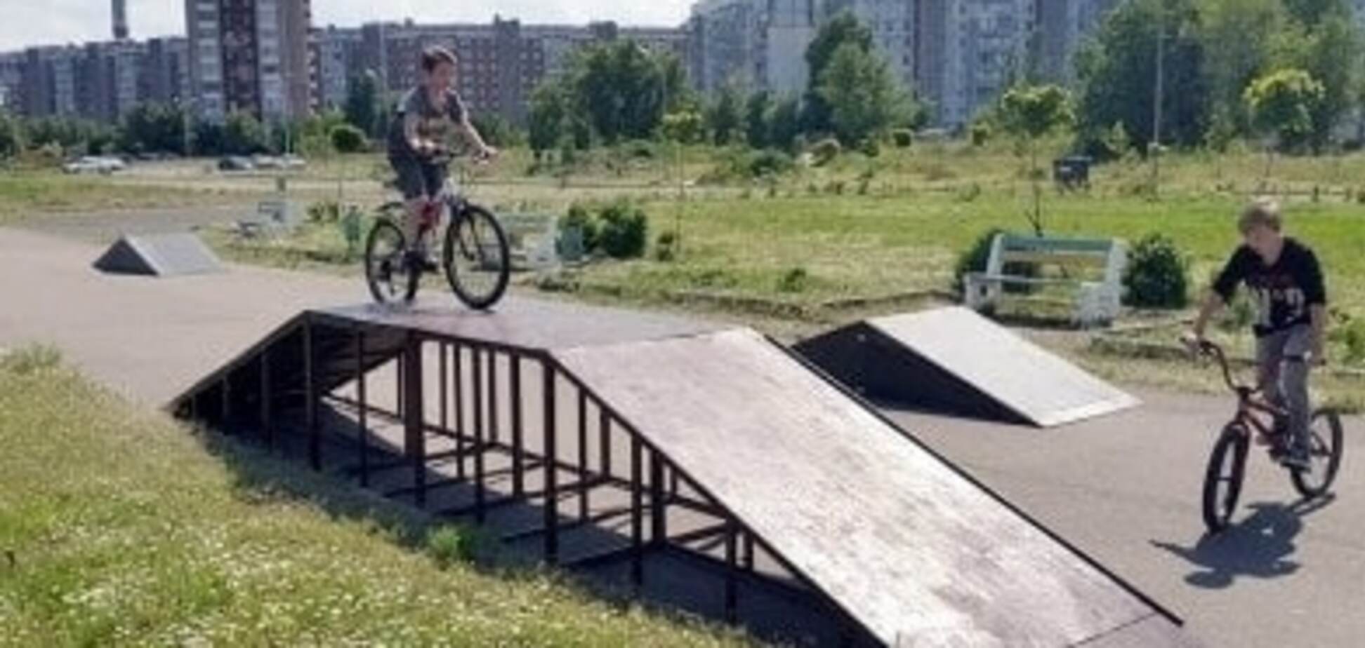 У Черкасах встановили скейт-велопарк