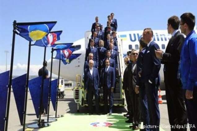 Українська збірна прибула до Франції для участі у 'Євро-2016'