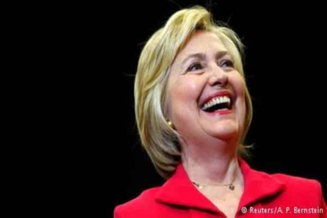 АР: Клінтон набрала достатньо голосів для балотування від Демократичної партії