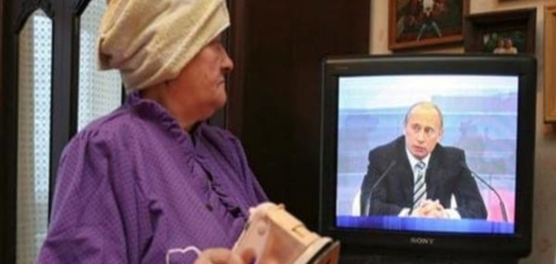 'Телевидение испортило их': социолог рассказал, сколько россиян верит пропаганде Кремля