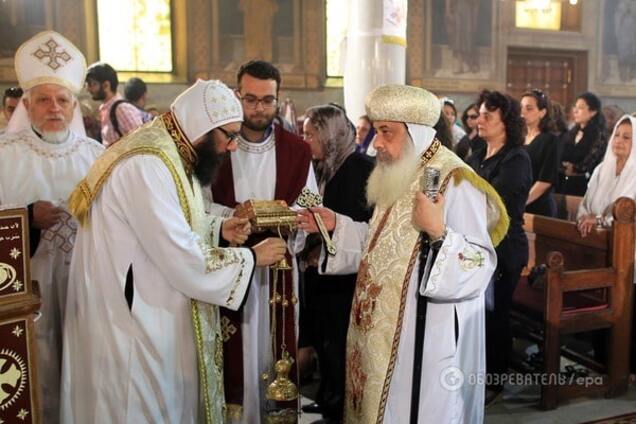 священики греція