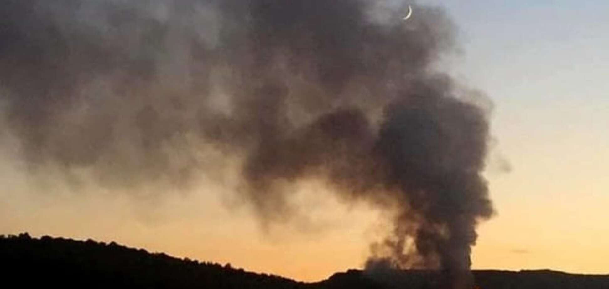 Повністю загасити пожежу на сміттєзвалищі в Грибовичах поки неможливо - ДСНС