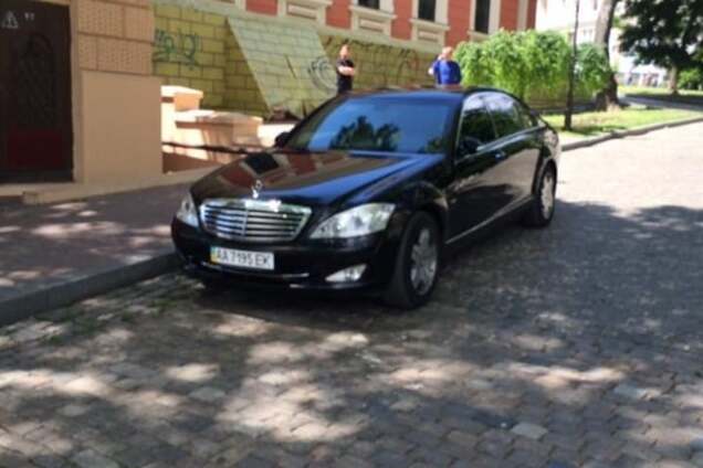 'Хозяин города': мэра Одессы уличили в неправильной парковке. Фото