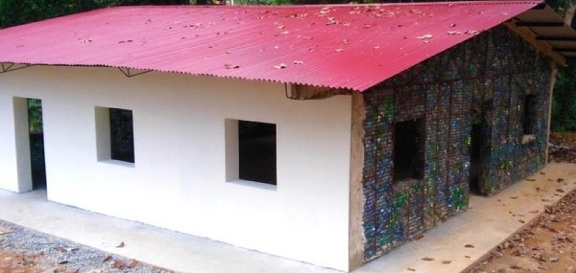 Деревня из пластиковых бутылок