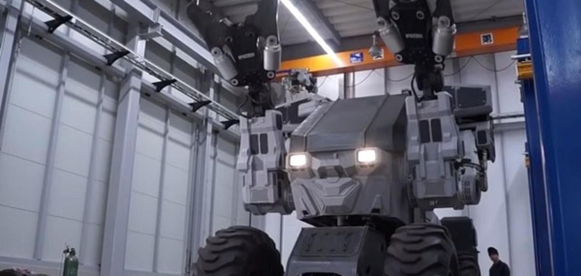 В Японии создан автомобиль-робот 'Супер Годзилла'. Видео