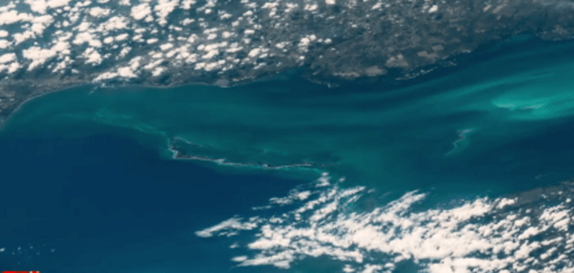 Умопомрачитальные оттенки: астронавт NASA показал залив Батабано из космоса