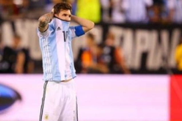 'Ну и зря!' Роналду призвал Месси не дурить