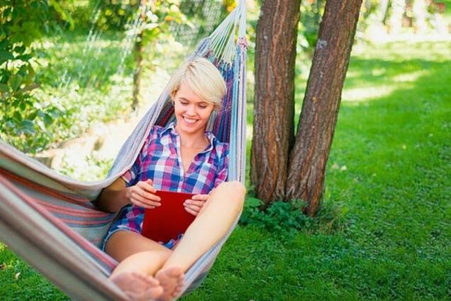 Что почитать летом: женские книги, которые вдохновляют