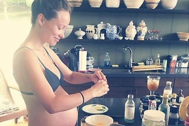 Кухня и дети: беременная Оливия Уайлд показала как провела уик-энд