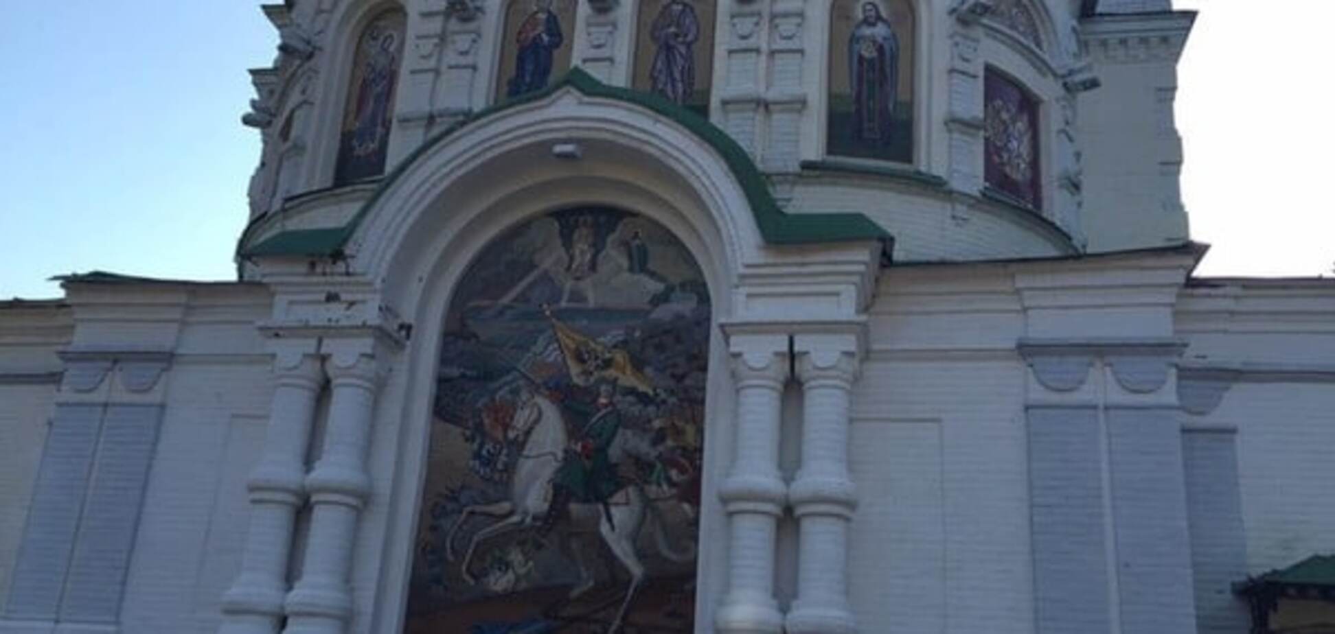 Сине-желтый флаг под копытами коня Петра І: правоохранители отреагировали на скандал в Полтаве 
