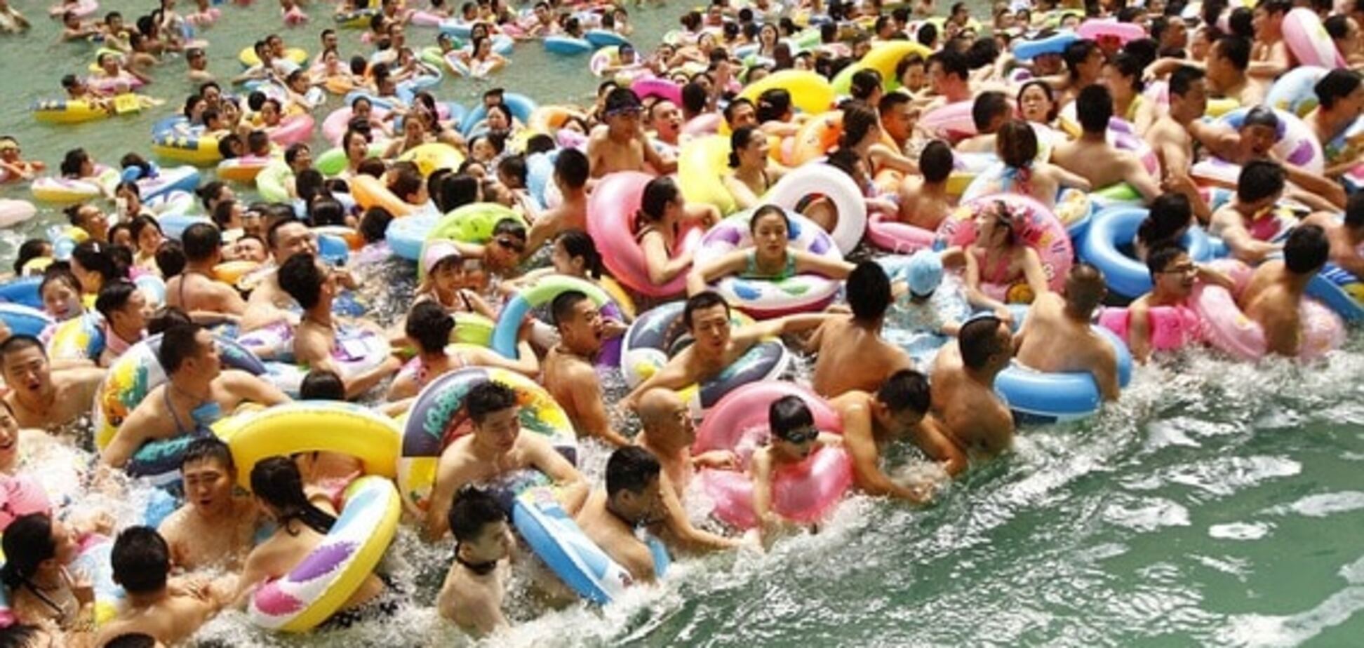 Самый большой крытый бассейн Китая