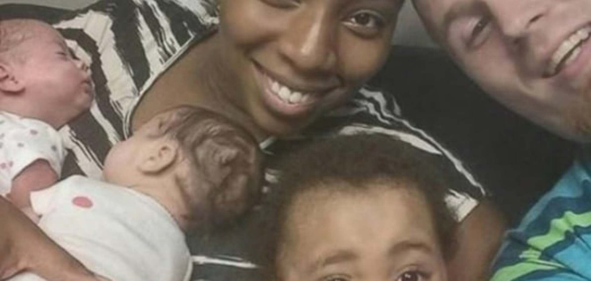 Уникальный случай: 20-летняя американка родила три пары близнецов за два года. Фото