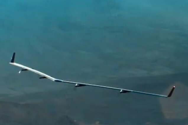 Самолет на солнечных батареях