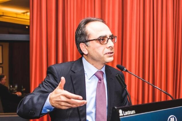 Йонет Тезел