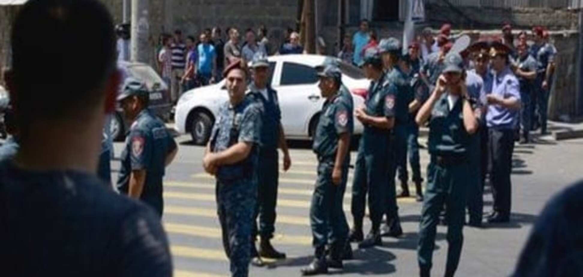 В Єревані затримали 15 членів опозиційної партії