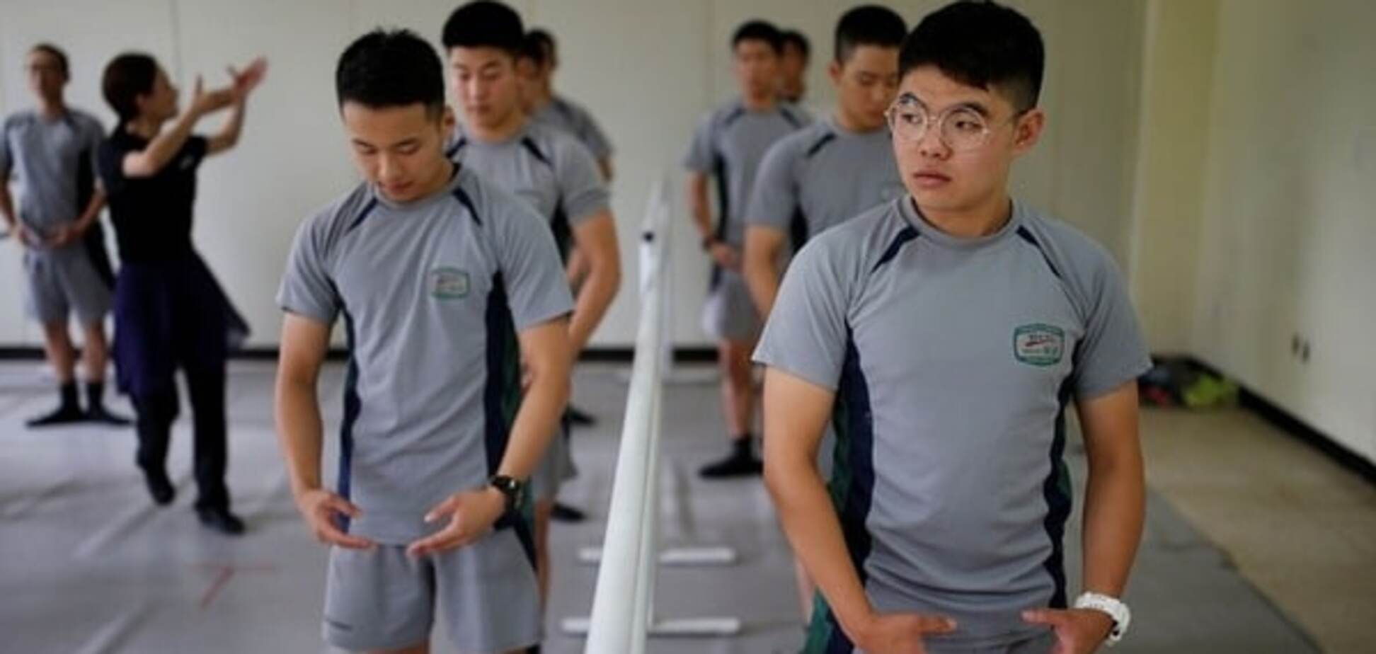 'Лебединое озеро': в сети показали, чем занимаются южнокорейские солдаты на досуге. Видео