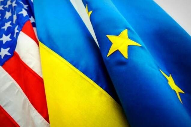 Прапори США, України і ЄС