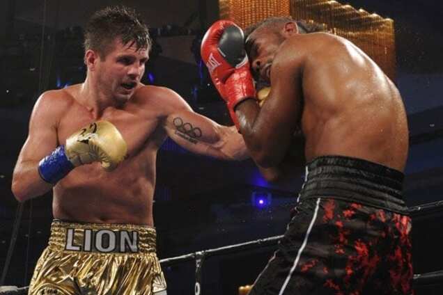 Непобедимый украинский боксер избил американца: видео нокаута