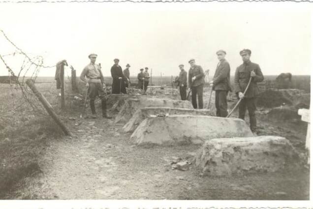 Ділити труп України з червоною Москвою