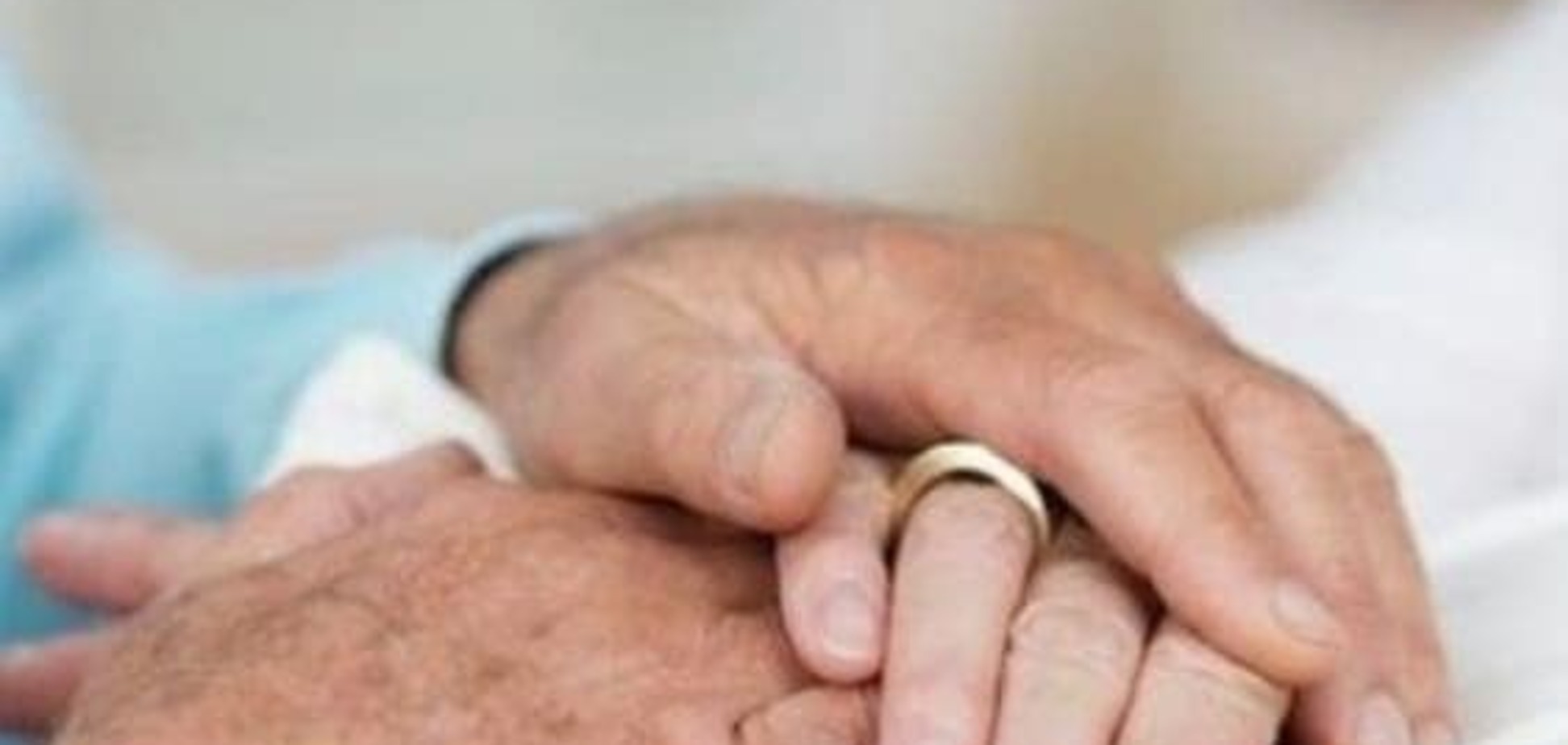58 лет вместе: американская пара умерла в один день, держась за руки