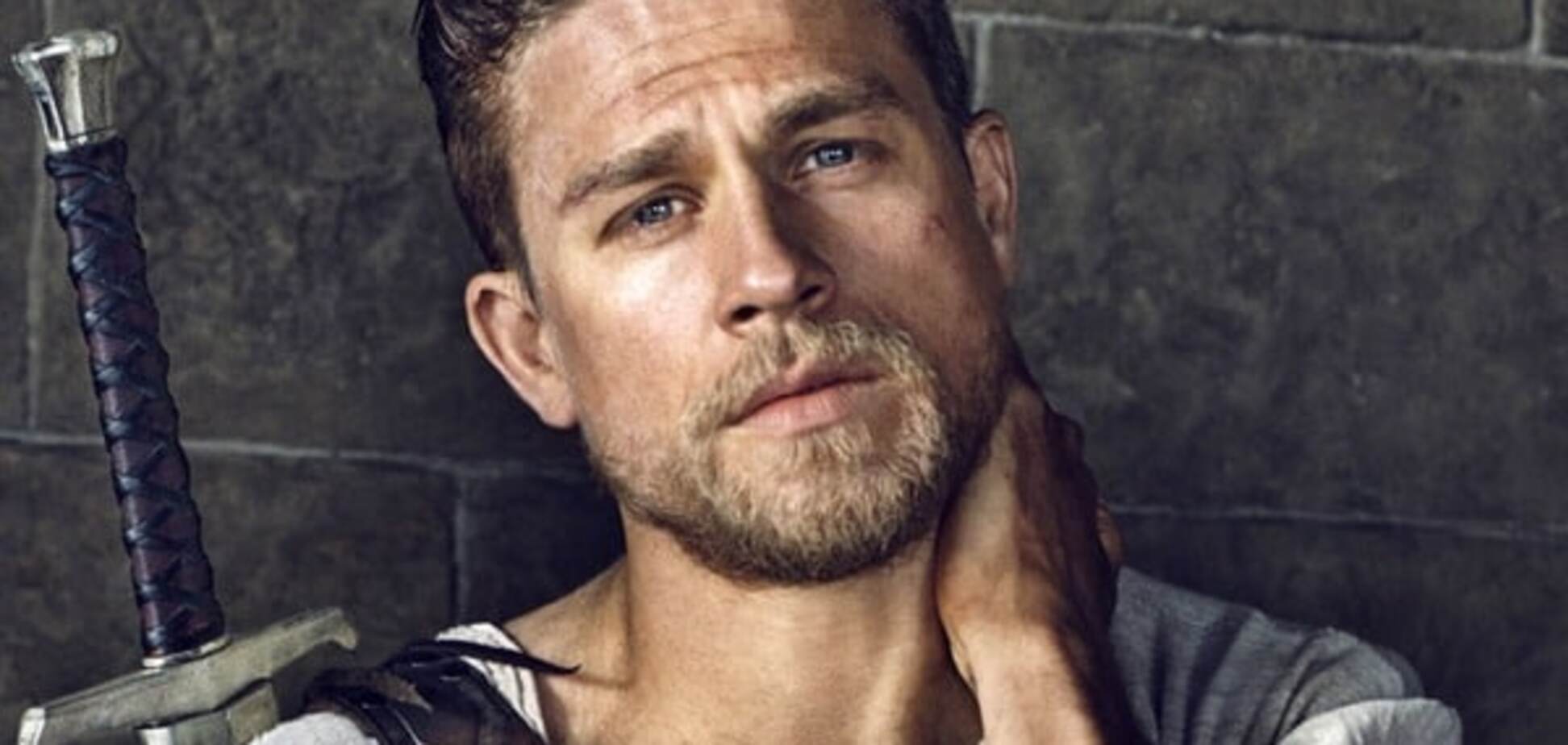 Почти как 'Игра престолов': в сети появился трейлер 'Короля Артура'