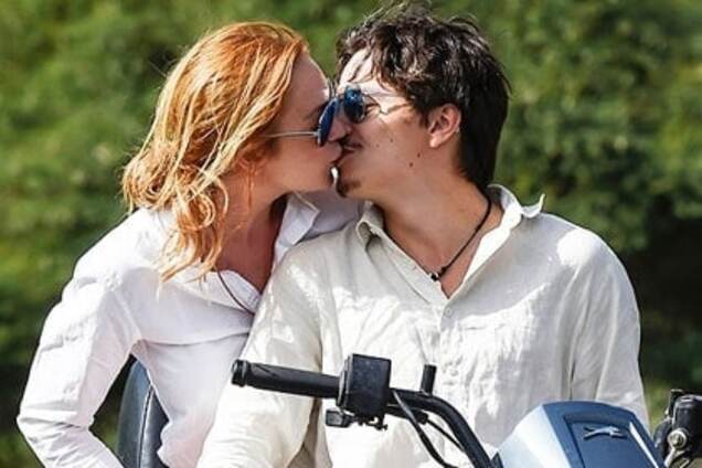 Он пытался задушить меня: Линдси Лохан обвинила российского любовника в покушении