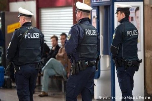 Німеччина розширить присутність поліції в аеропортах і на вокзалах