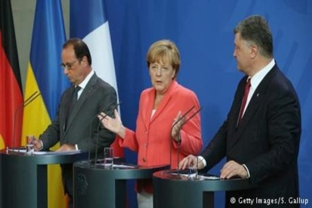 Порошенко говорив з Меркель та Олландом про Донбас