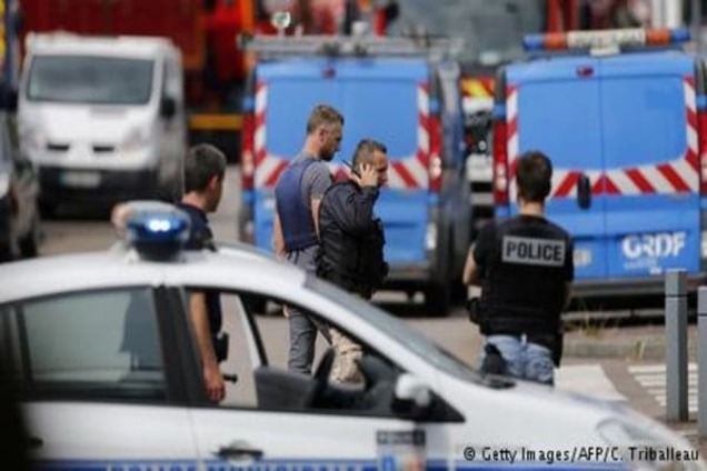 Олланд назвав захоплення заручників у Нормандії терактом