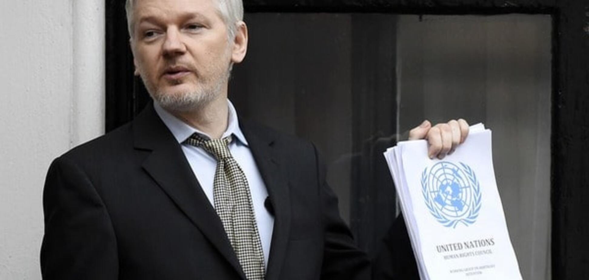 Джулиан Ассанж