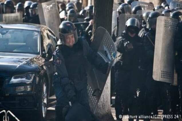 Голова організації 'Ніхто крім нас' визнав, що допомагав вивозити 'беркутівців' з Києва