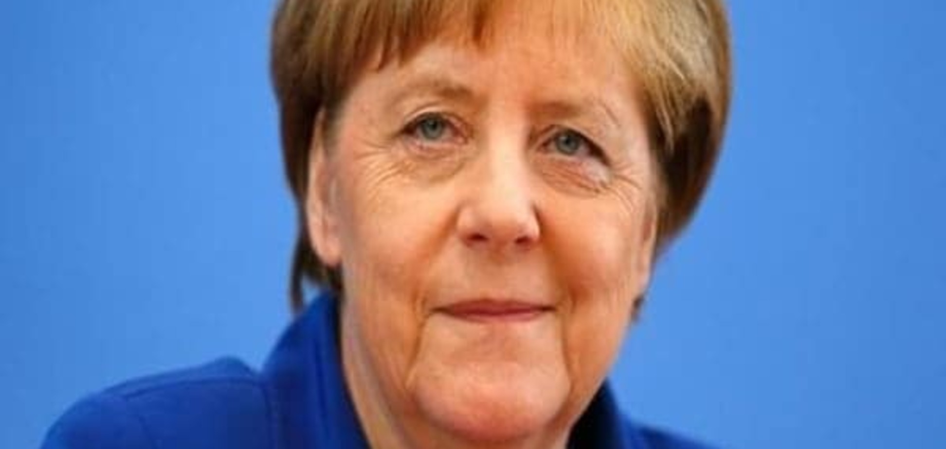 Чому після терактів Меркель не змінить свого курсу щодо біженців