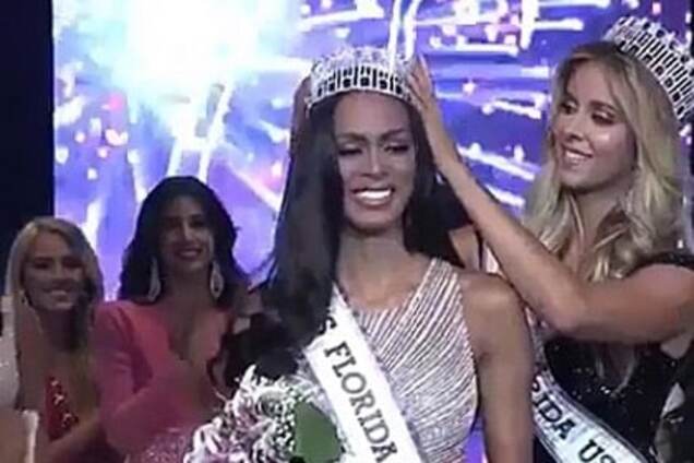 Дженесис Давила