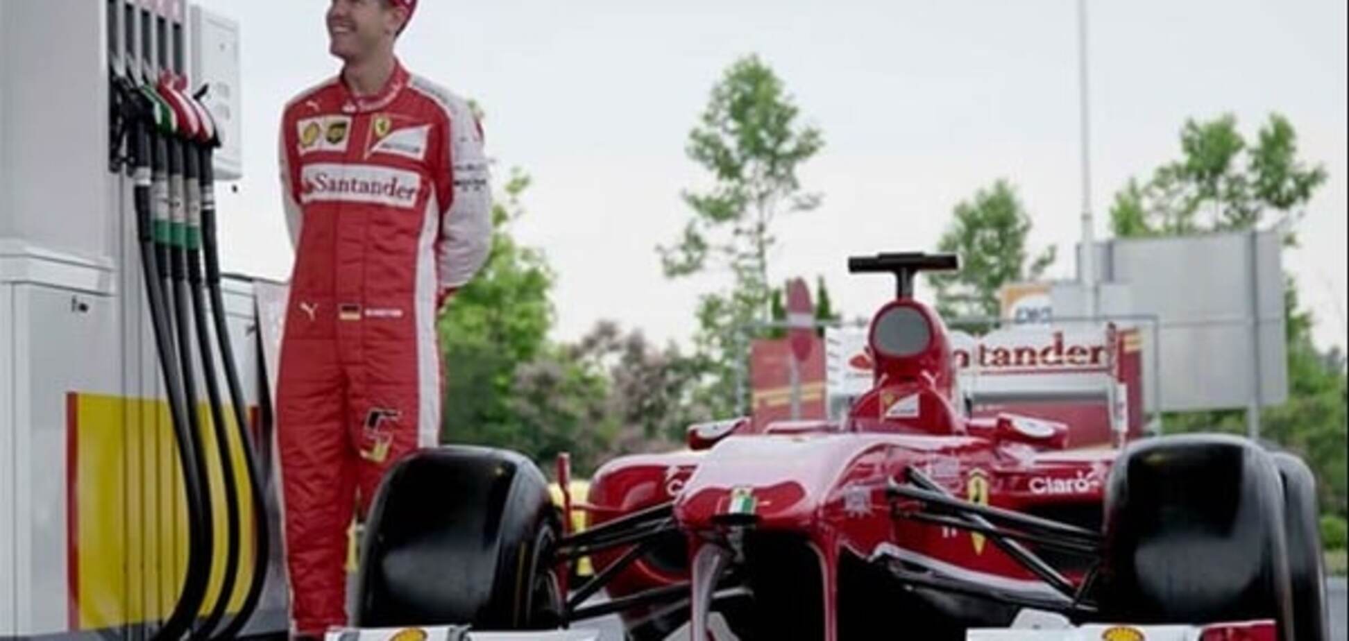 Пілот Формули-1 обігнав спорткар Ferrari на кареті швидкої допомоги