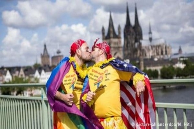 CSD-2016: У Кельні пройшов один з найбільших у світі гей-парадів