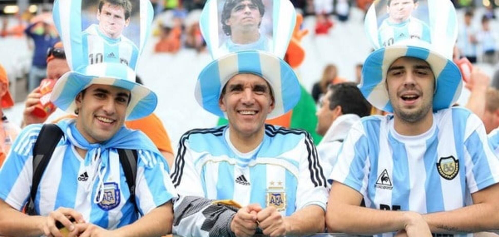 Болельщики устроили 'мокрый' митинг ради Месси