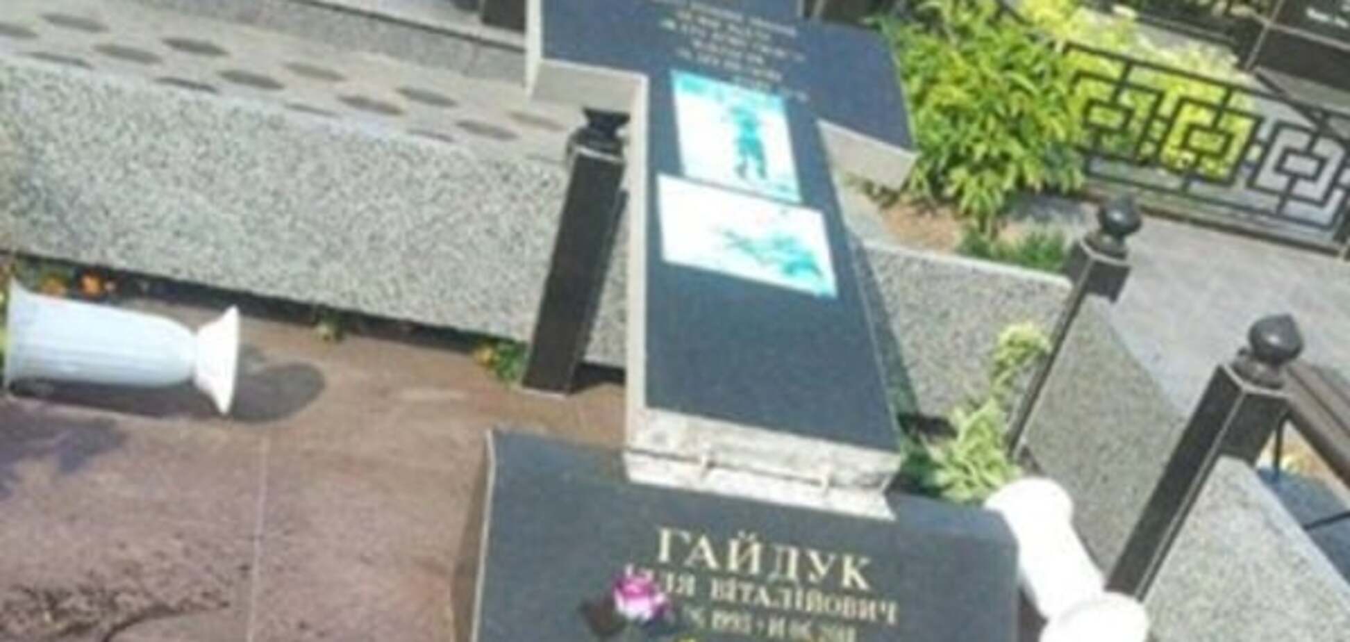 Вандалы повалили памятники бойцам АТО