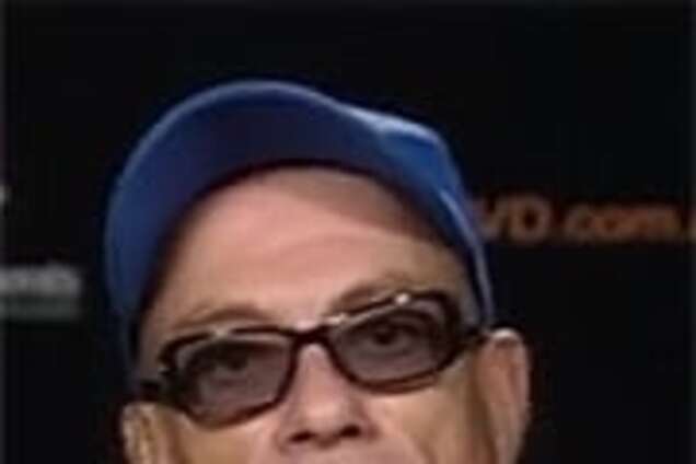 Жан-Клод Ван Дамм накричал на журналистов в прямом эфире. Видео