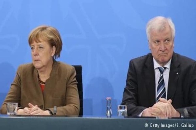 Прем'єр Баварії дистанціювався від політики Меркель щодо біженців