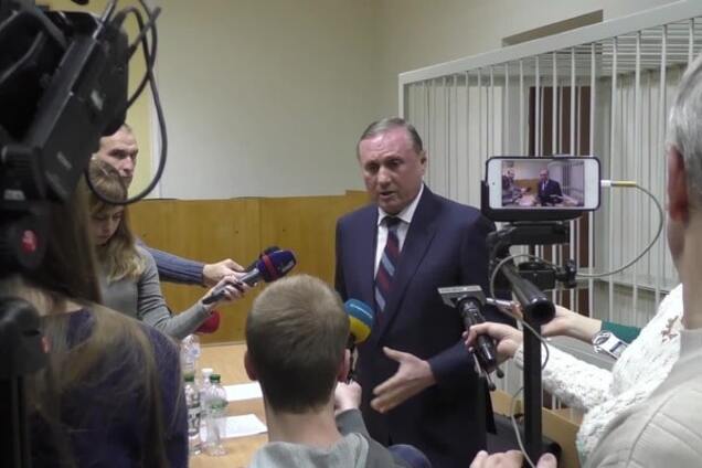 Александр Ефремов