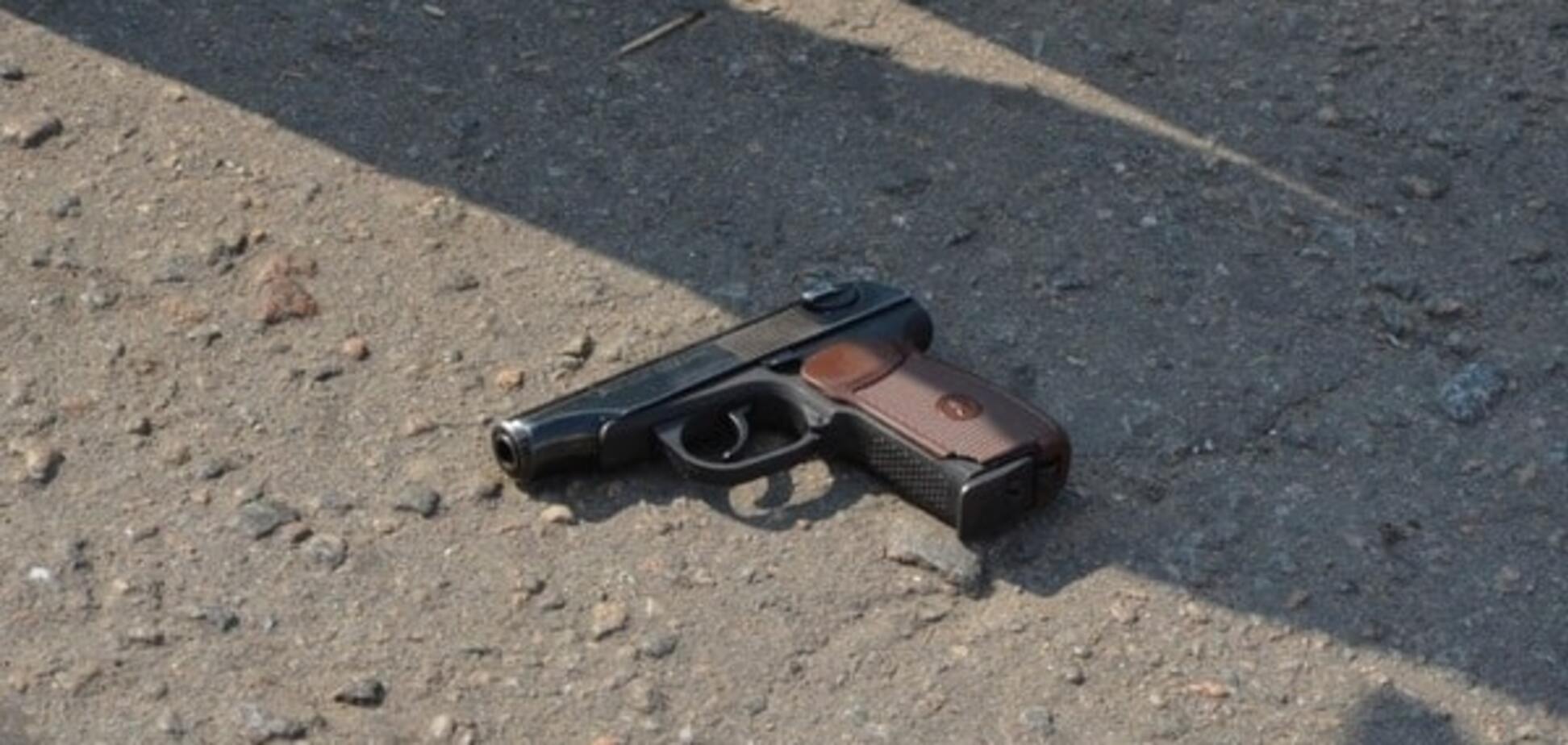 У Миколаєві батько збив машиною злочинця, який напав з пістолетом на його дочок