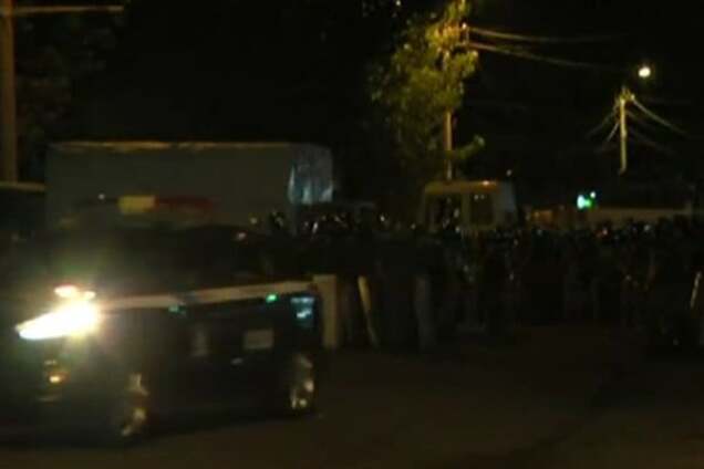 Стрілянина і вибухи в Єревані