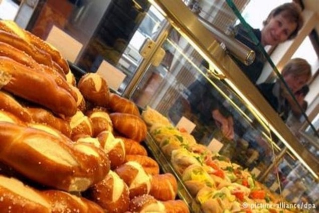 ФРН: ресторатори та готельєри змагаються за голодних клієнтів з супермаркетами