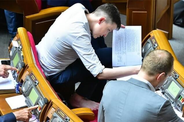 Та женщина, которую несет, или Ким Чен Савч