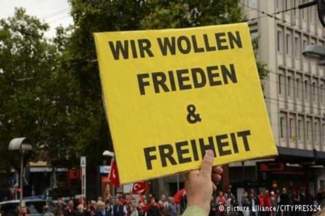Кельн: масові мітинги за та проти Ердогана
