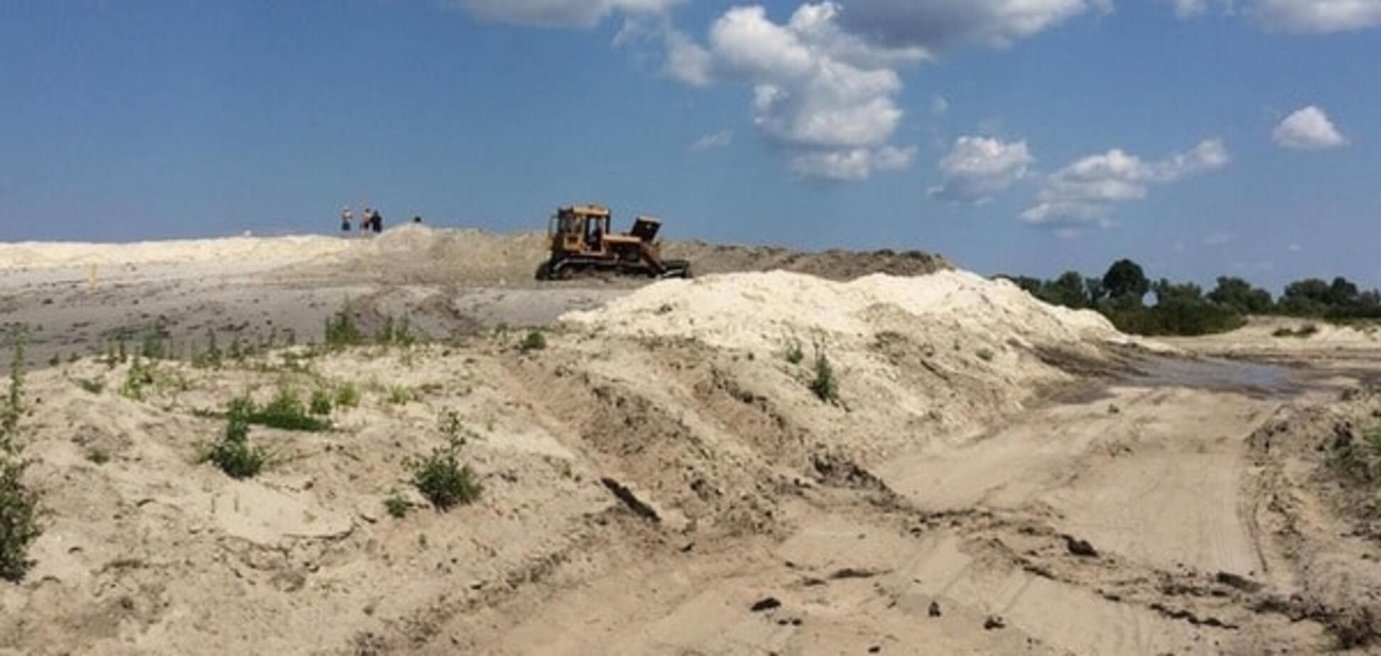 СМИ рассказали о схемах нелегального бизнеса по добыче песка под Киевом
