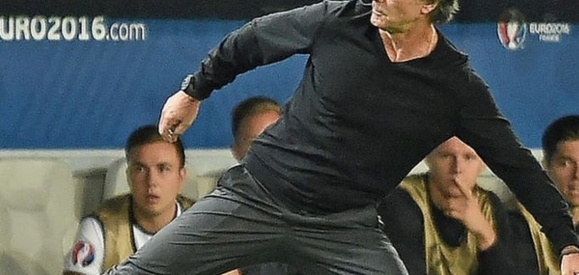Евро-2016. Тренер сборной Германии поразил техникой на тренировке: яркое видео