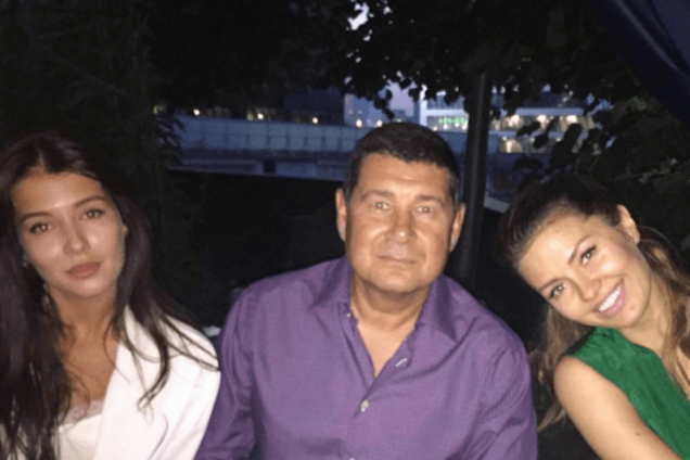 В Москве: Онищенко в соцсети выдал место своего нахождения. Фотофакт