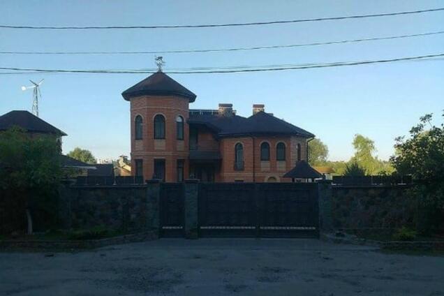 СМИ выяснили, что Федорко живет в элитном особняке 19-летней дочери-миллионерши: опубликованы фото